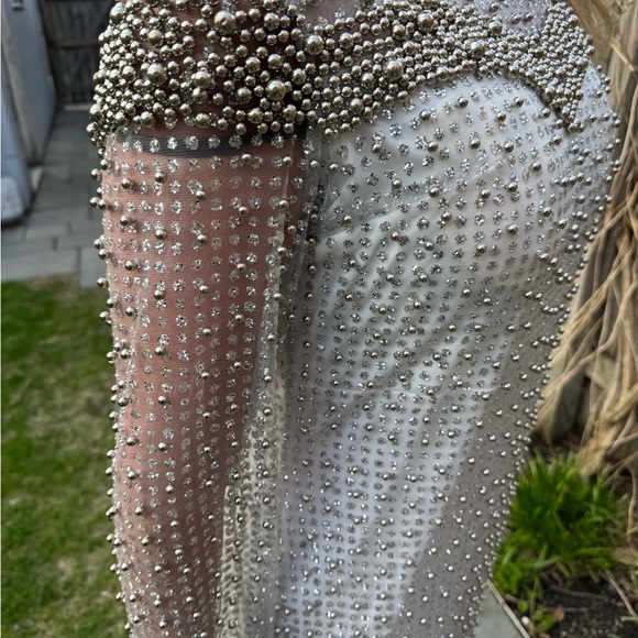 Dreamy Full Length White Dress - Picture 6 of 10